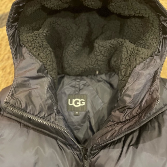 UGG Women's XS black Puffer Coat - Picture 2 of 3